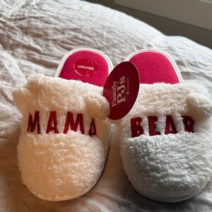 NWT Macy's White and Red Women's Slippers